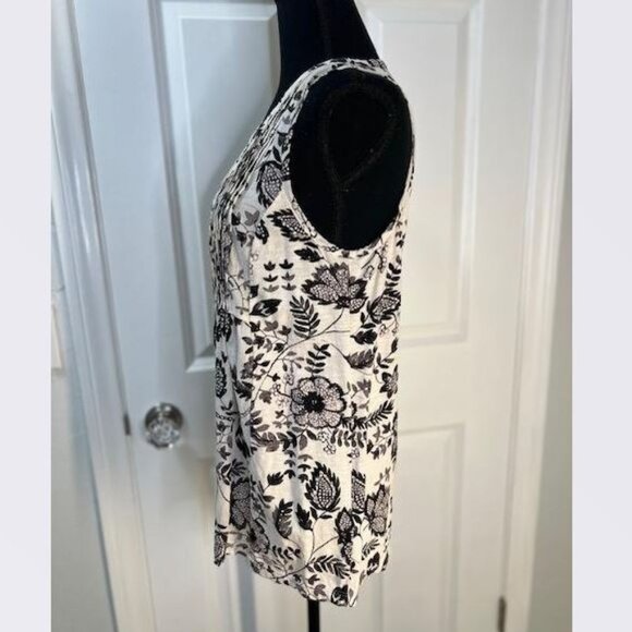 Bailee Pleated Top by Maeve in Black & White Motif from Anthropologie-Size Small - Picture 5 of 7